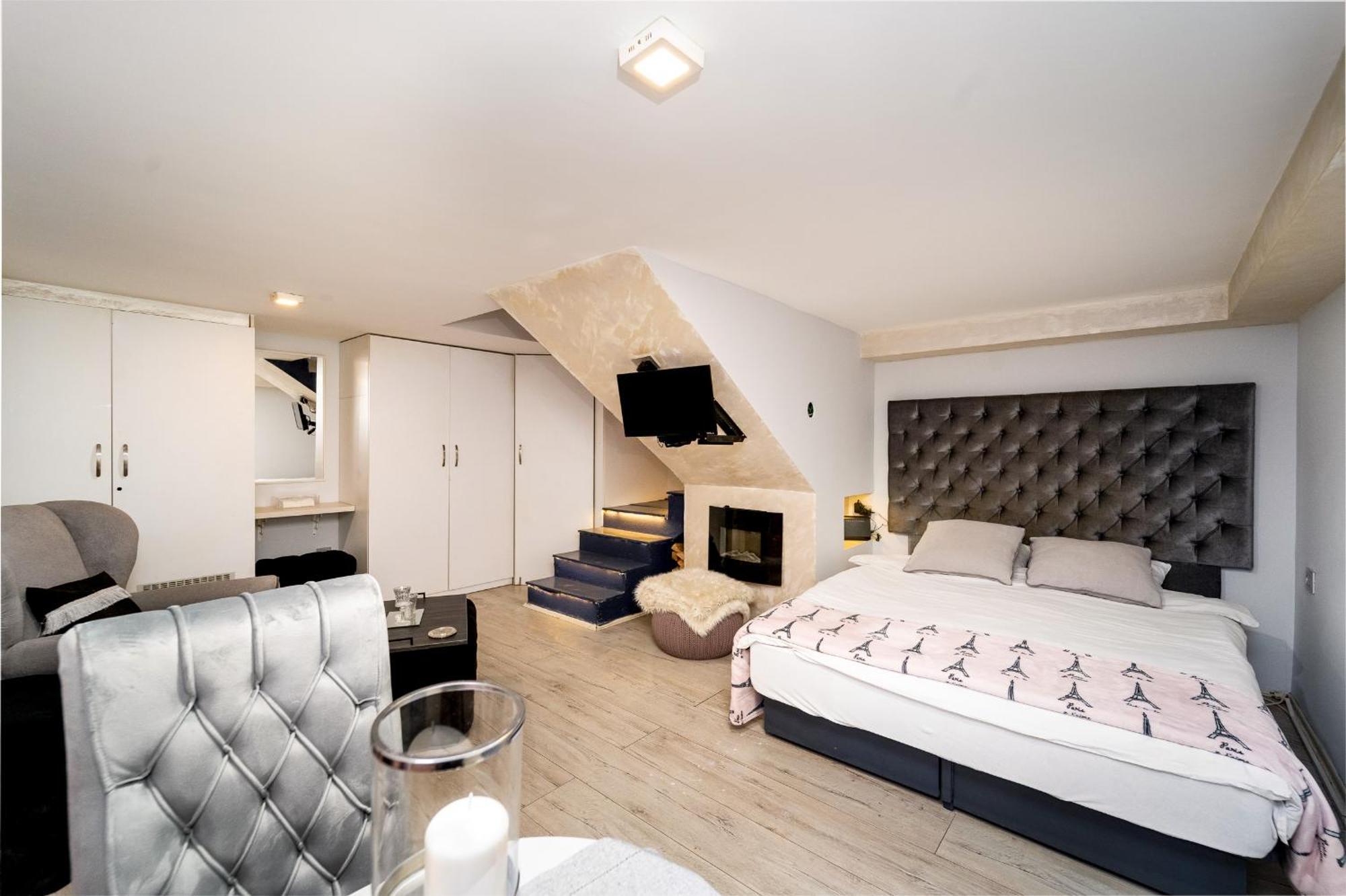 French House Pensiune Belgrad